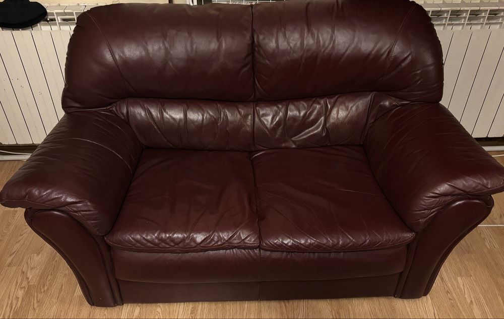 Vand canapea de piele 2 locuri