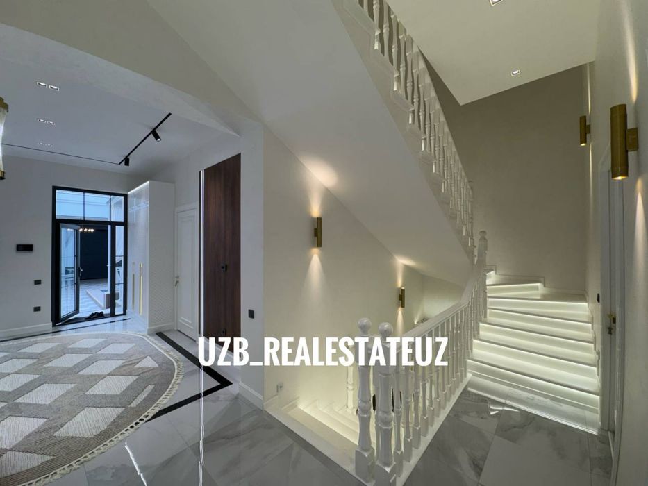 Ор-р: Циолковский, Ул.Салом Продается Новый Дом 3.соток 390м2 5.комнат