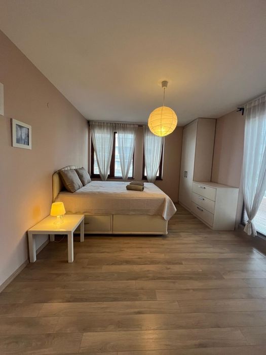 Дава се под наем Тристаен апартамент в София, Оборище - 120 кв.м за 1100 € - Снимка #4