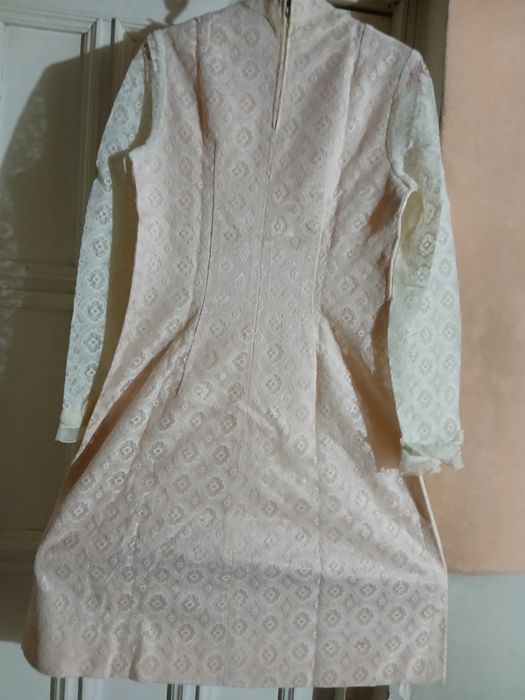 Новые платья парча и гипюр.