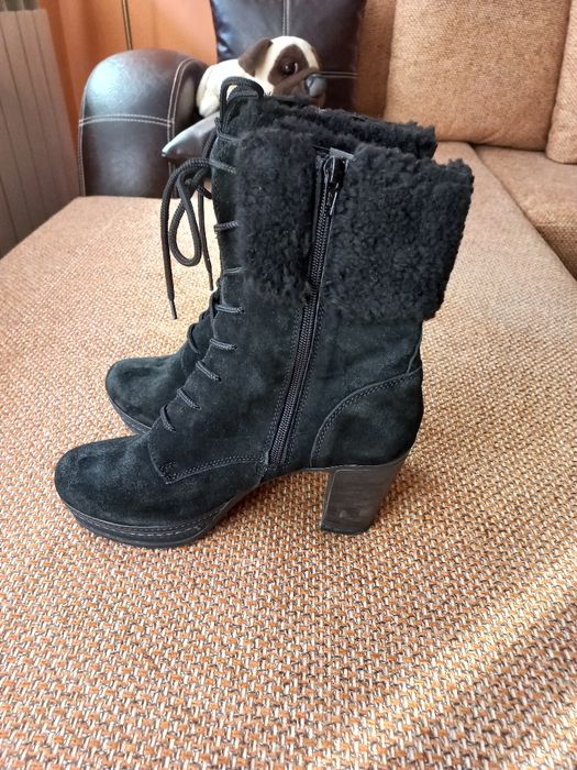 Черни боти от естествен велур