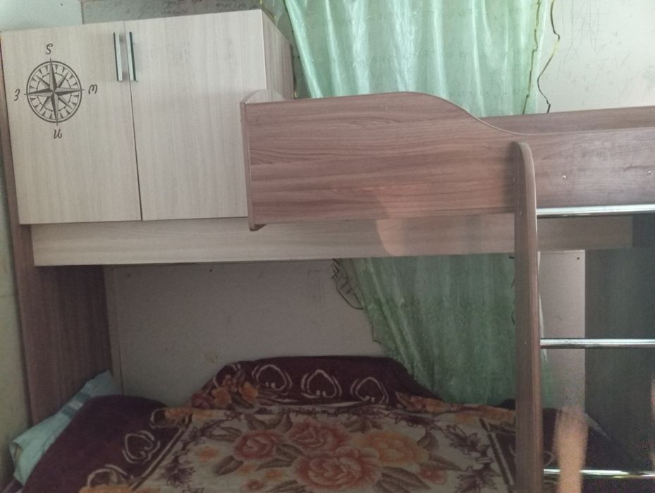 2х этажная  кровать с шифонером
