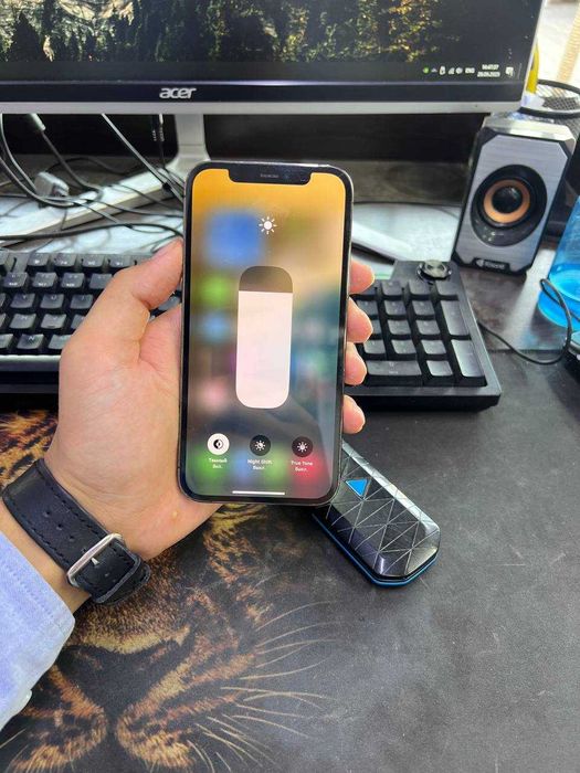 iPhone 12 pro sotiladi