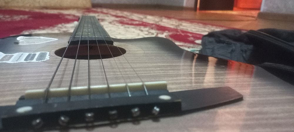 Гитара сатылады алам деушілер жазсын