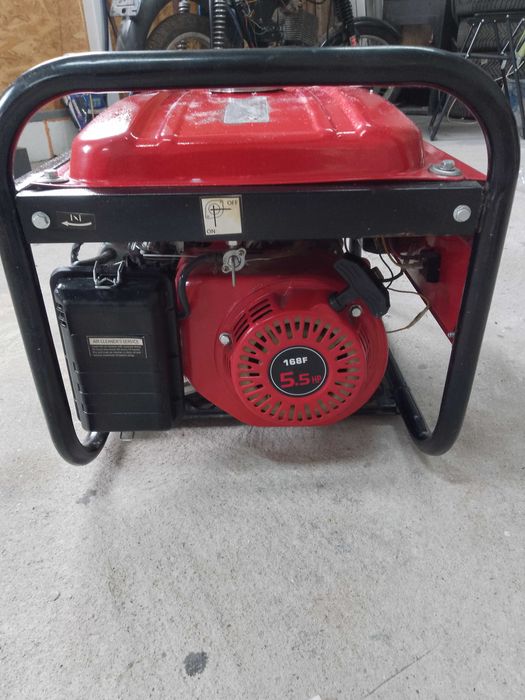 Бензинов четиритактов генератор за ток 2kW, 14л, 163 к