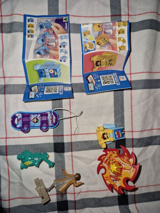Lot jucării Kinder Surprise