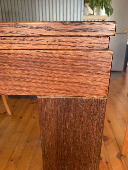 Трапезна маса от махагон