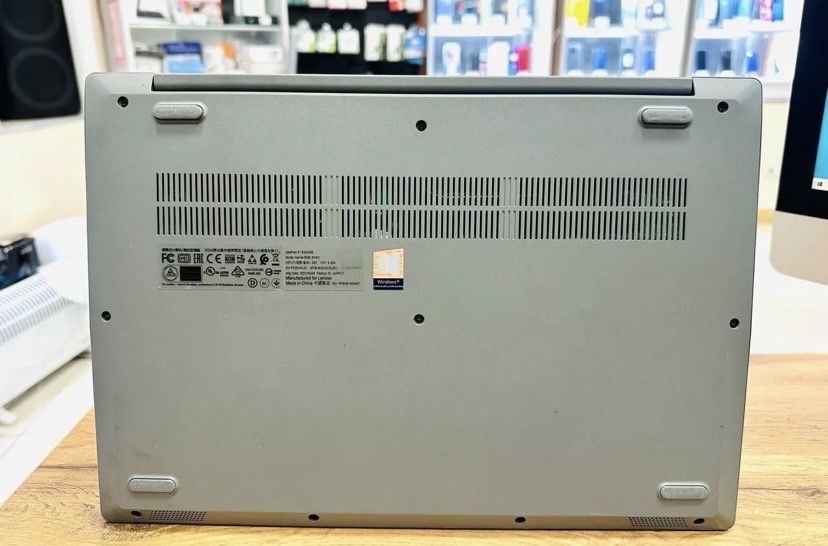 Продам ноутбок lenovo