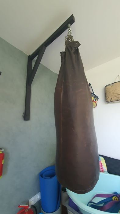 Vând sac de box cu suport prindere pe perete sau tavan