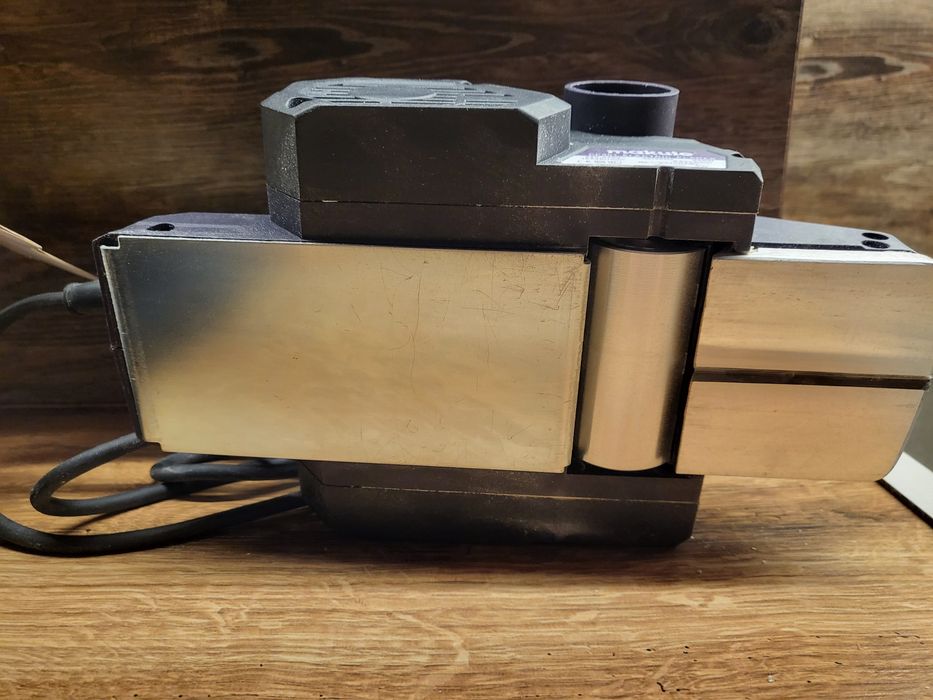 Продается электрорубанок с мешком для мусора