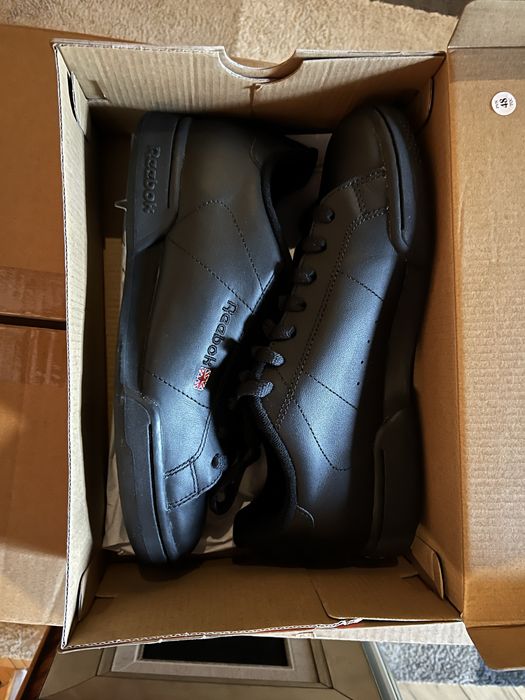 Продавам черен Reebok класик