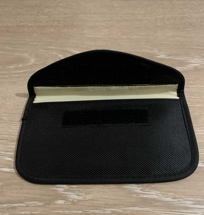 Чехол-глушитель сети