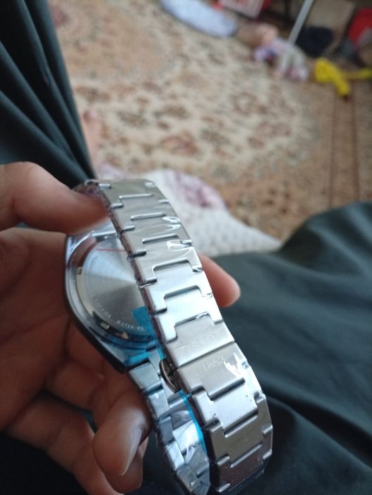 Продам кварцевые часы Tissot PRX