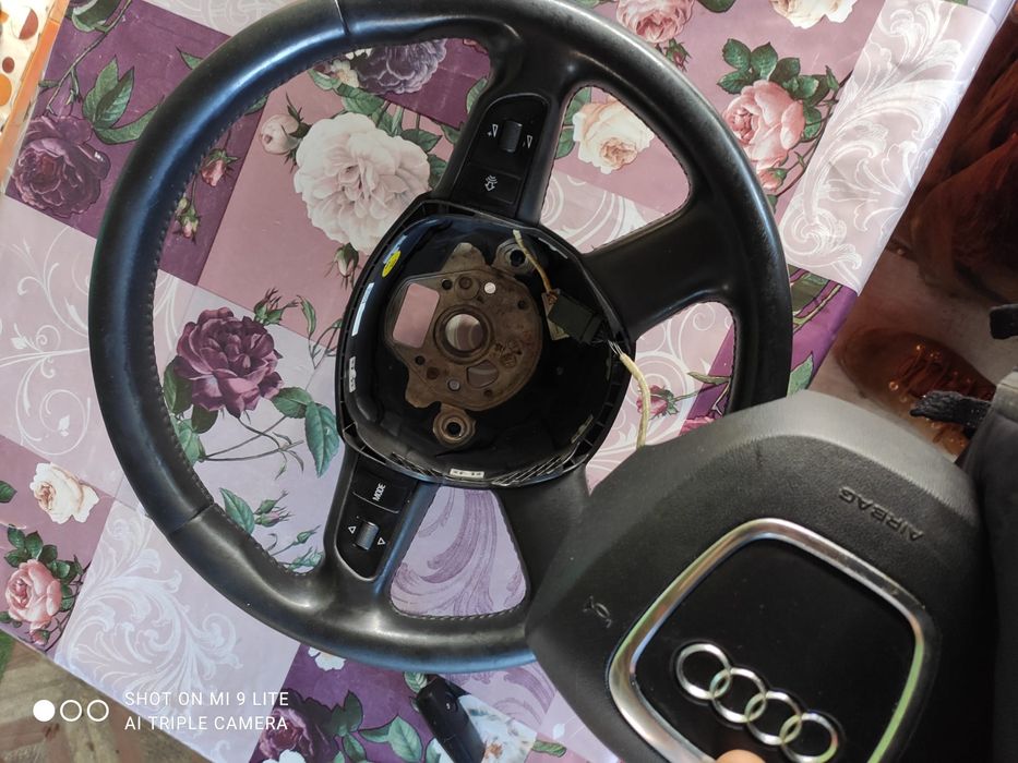 Vând volan audi A4 B8