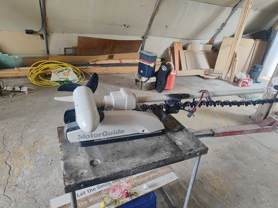 Продавам i pilot Motor guide X 3