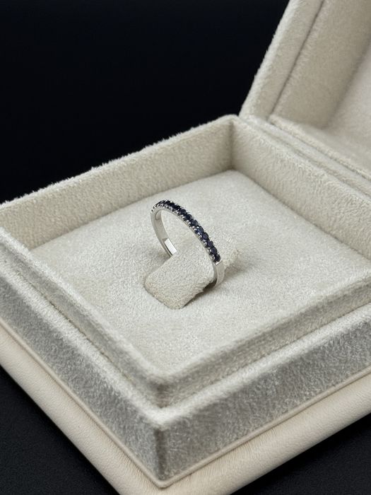 Кольцо с сапфирами
