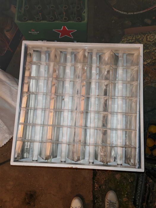 Луминисценти осветителни тела за окачен таван