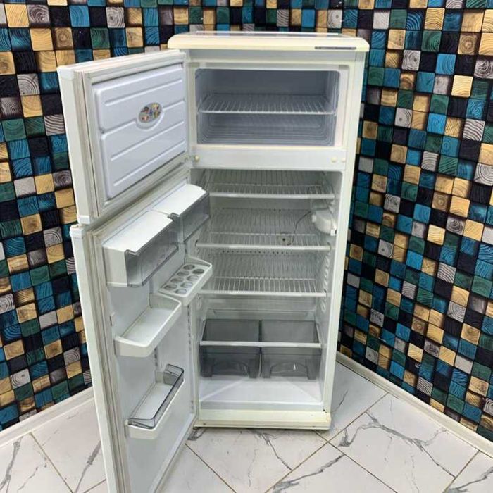 Продам   рабочий  холодильник .