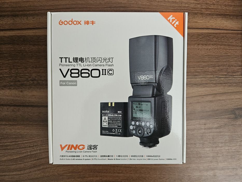Blit Godox V860 II C pentru Canon