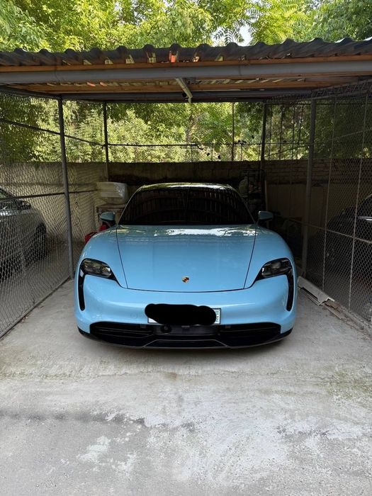 Porsche taycan turbo