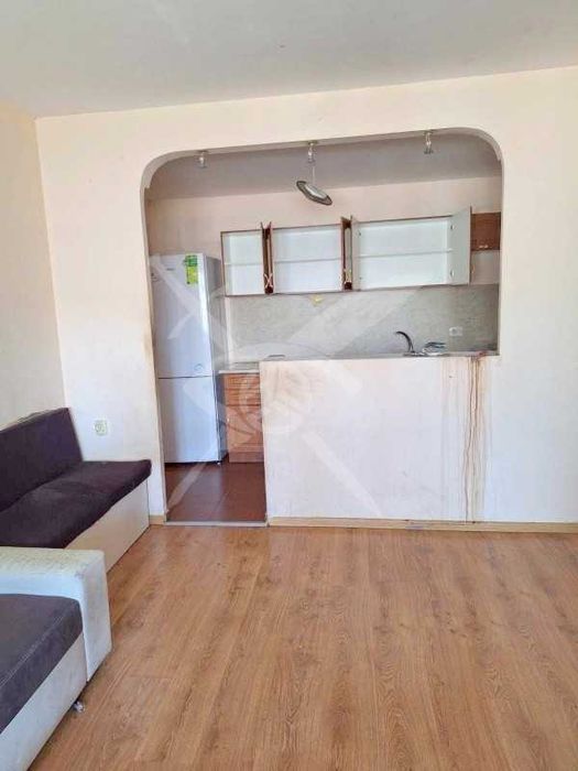 Продава се Тристаен апартамент в Бургас, Победа - 104 кв.м за 366 €/кв.м - Снимка #1