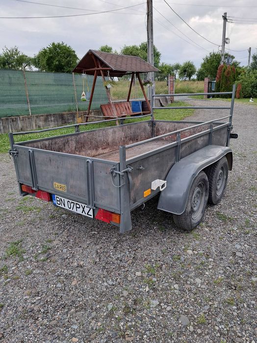 Remorca Saris cu sistem de frânare și axă dubla