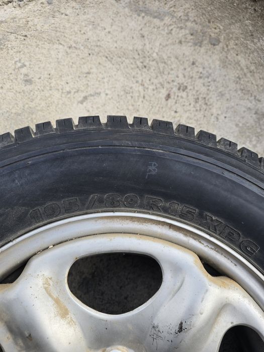 Продава се гума и джанта