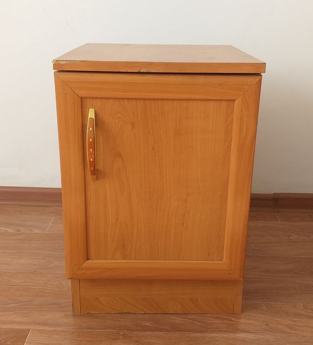 Продаётся тумбочка