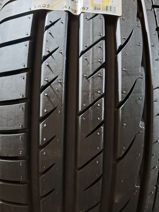 205 55 16 vând 2 anvelope vara Laufenn Noi