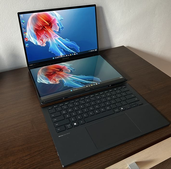 Laptop ASUS Zenbook Duo OLED