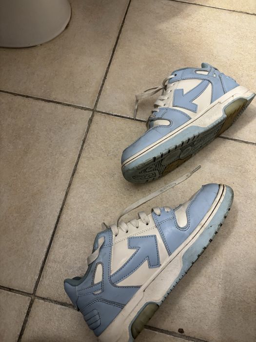 Off-white out office