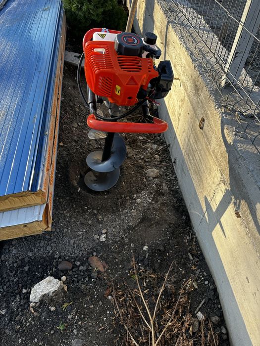 Inchiriez motoburghiu/freza gauri pamant;Generator Honda;Aparat sudura