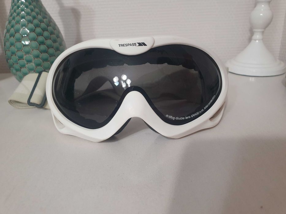 Ски/сноуборд яке Burton, панталони Oakley, подарък ски маска