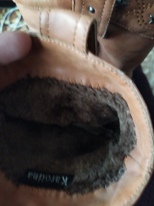 Продам женскую тёплую обувь.