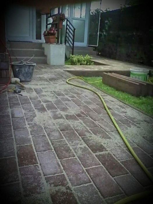 Producem pavaje si pavele din beton model combi Retea montaj