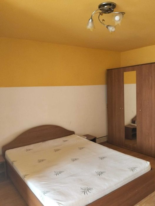 Dau în chirie garsonieră zona RFN