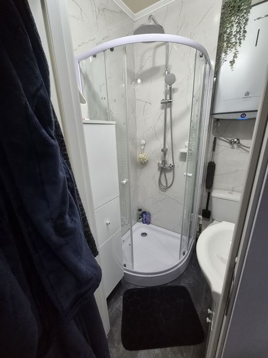 Vând garsoniera recent renovata!!