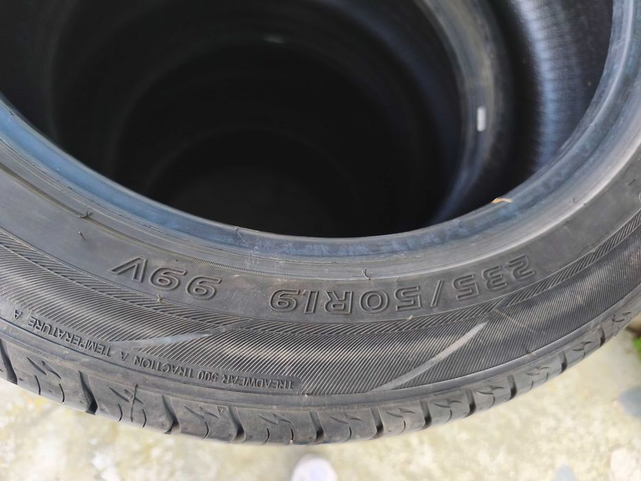 Летни гуми 235/50/19(нови около 2000км).