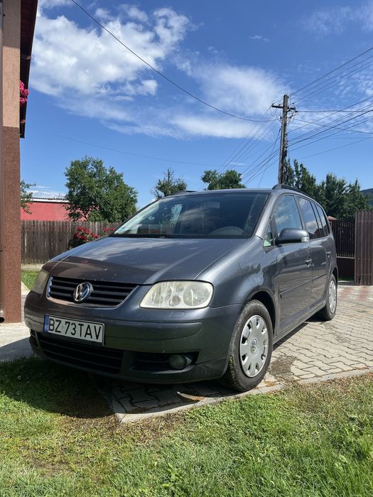 VOLKSWAGEN Touran 2005