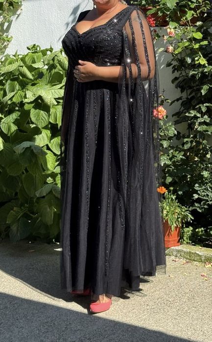 Rochie purtata la un singur eveniment!