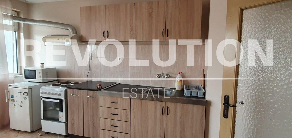 Дава се под наем Тристаен апартамент в Варна, Левски - 90 кв.м за 648.21 € - Снимка #3