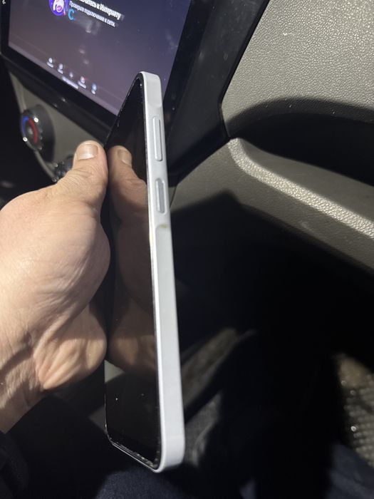 Срочно продам телефон в хорошем состояни