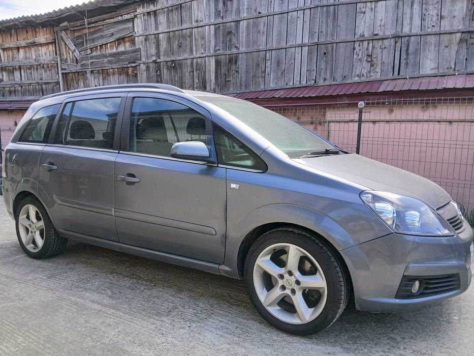 Vând Opel Zafira b 2006