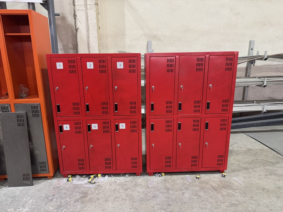 Шкаф раздевалка.