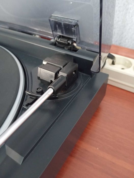 Продам проигрыватель винил дисков AUDIO-TECHNICA.