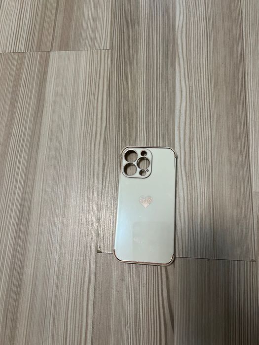 Продавам калъф за iPhone 13PRO