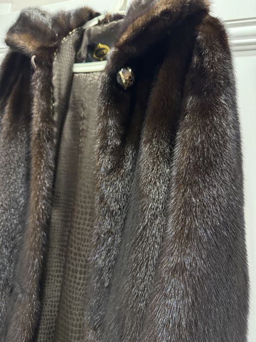 Продам норковую шубу