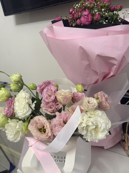 Әдемі гүлдер сатылады