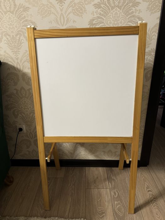 Детский стол, стул и мольберт Ikea