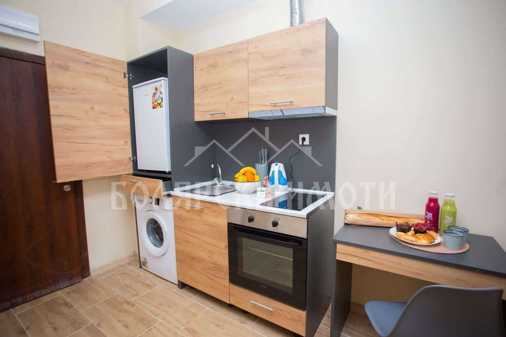 Дава се под наем Едностаен апартамент в Велико Търново, Бузлуджа - 24 кв.м за 204 € - Снимка #3